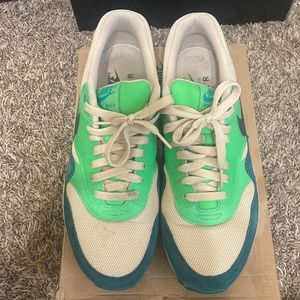 Nike Air Max 1 Essential